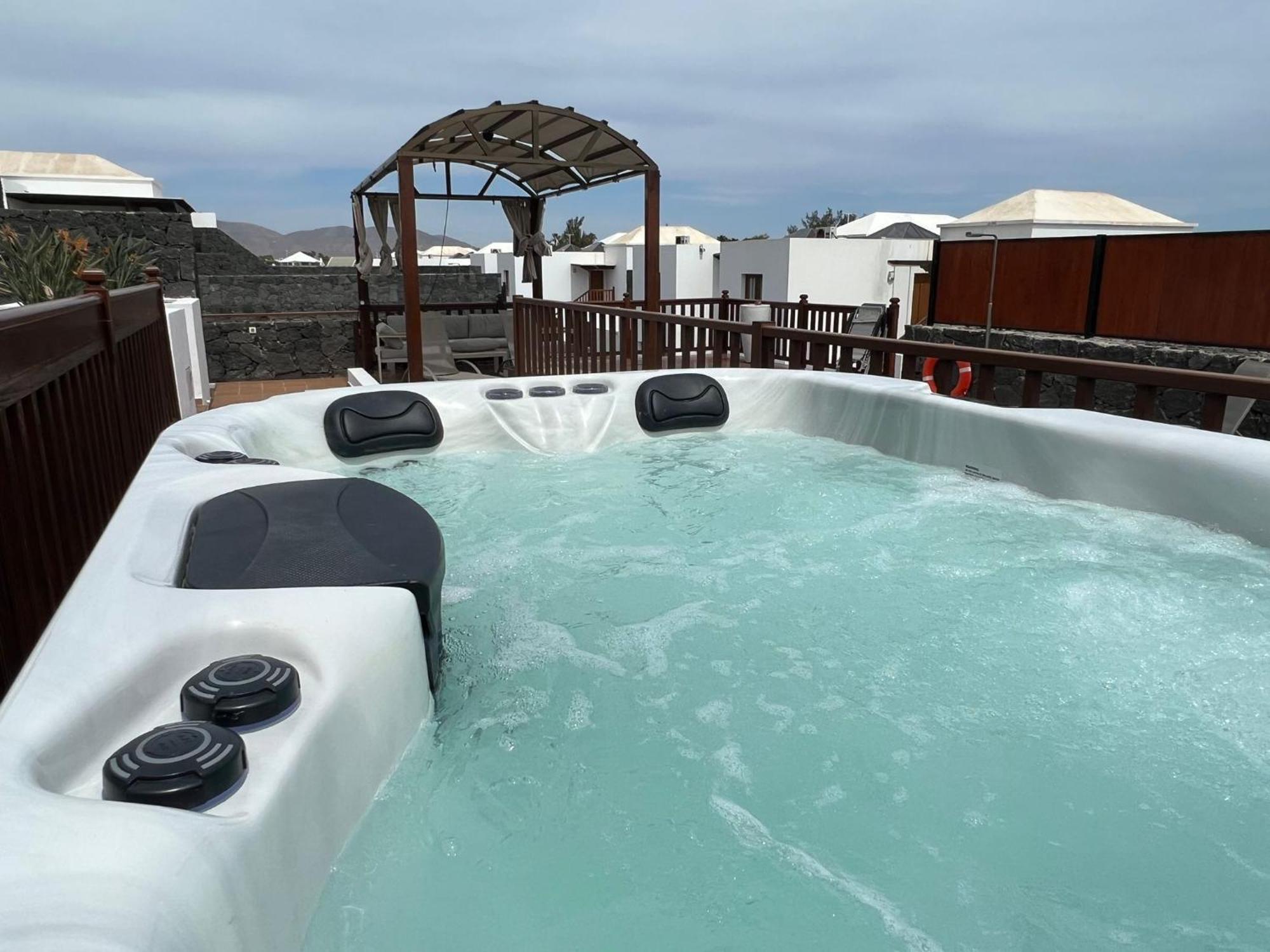 Villa 61 Playablanca Lanzarote Pool Spa Playa Blanca  Exterior photo