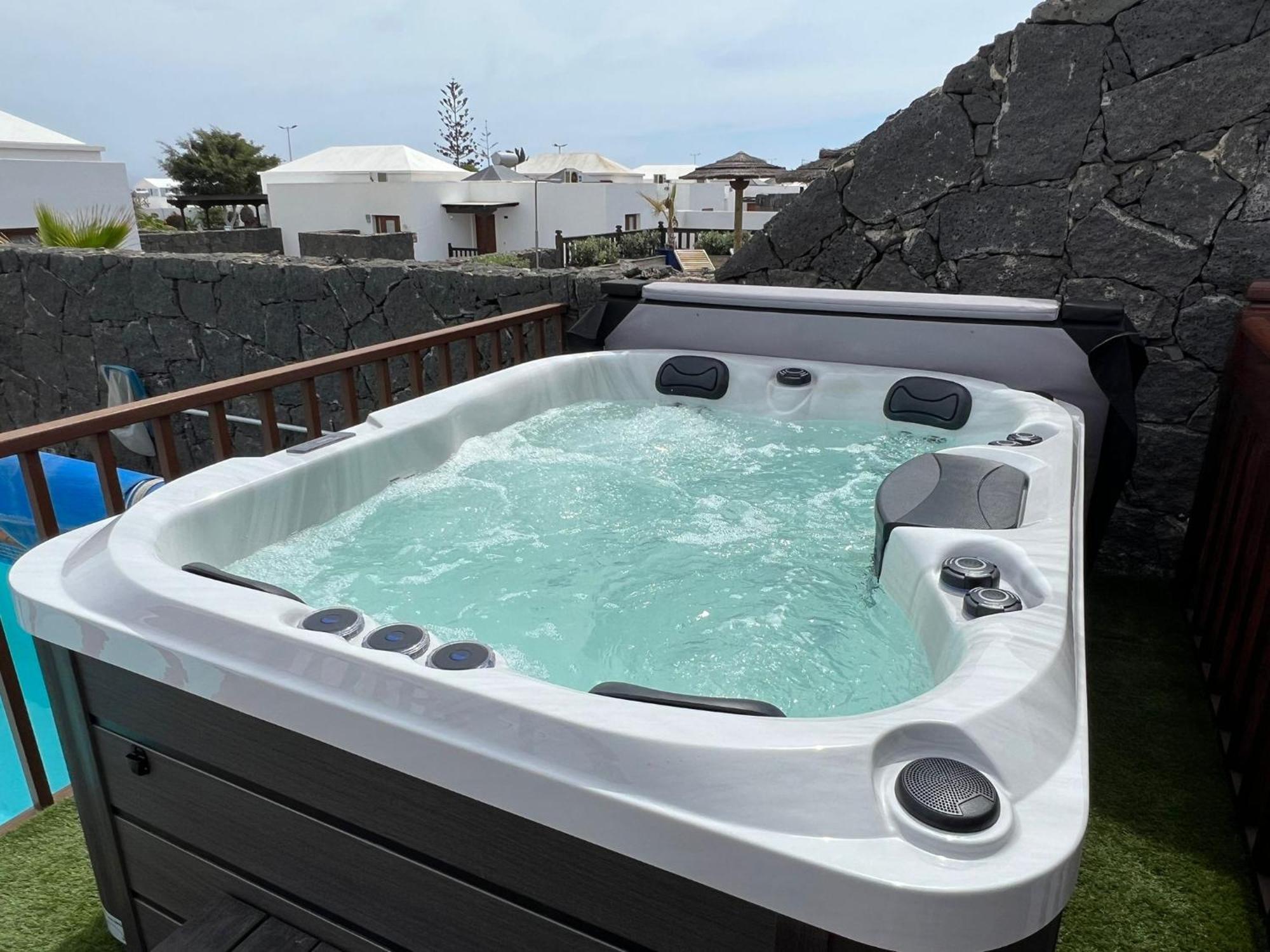 Villa 61 Playablanca Lanzarote Pool Spa Playa Blanca  Exterior photo
